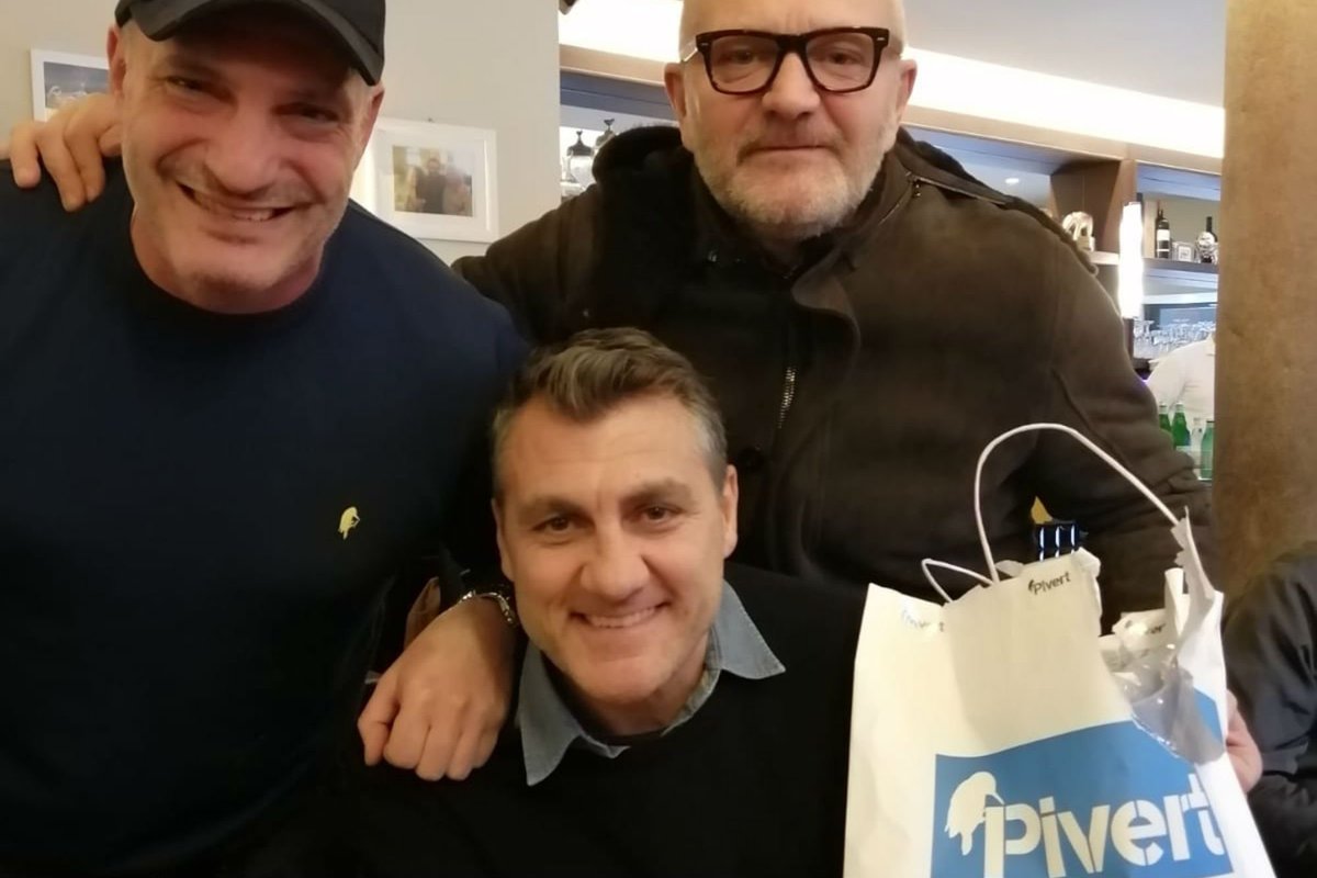 Adnkronos's tweet photo. Vieri come Salvini veste Pivert https://t.co/gbo6KAAMmn https://t.co/pCG31ZVVTm