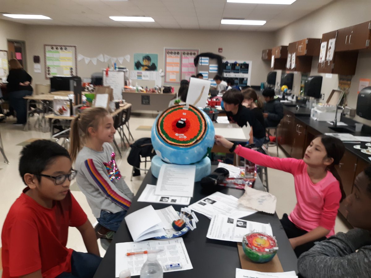 Rodeopalms_sci's tweet image. Building 3D models of Earths layers