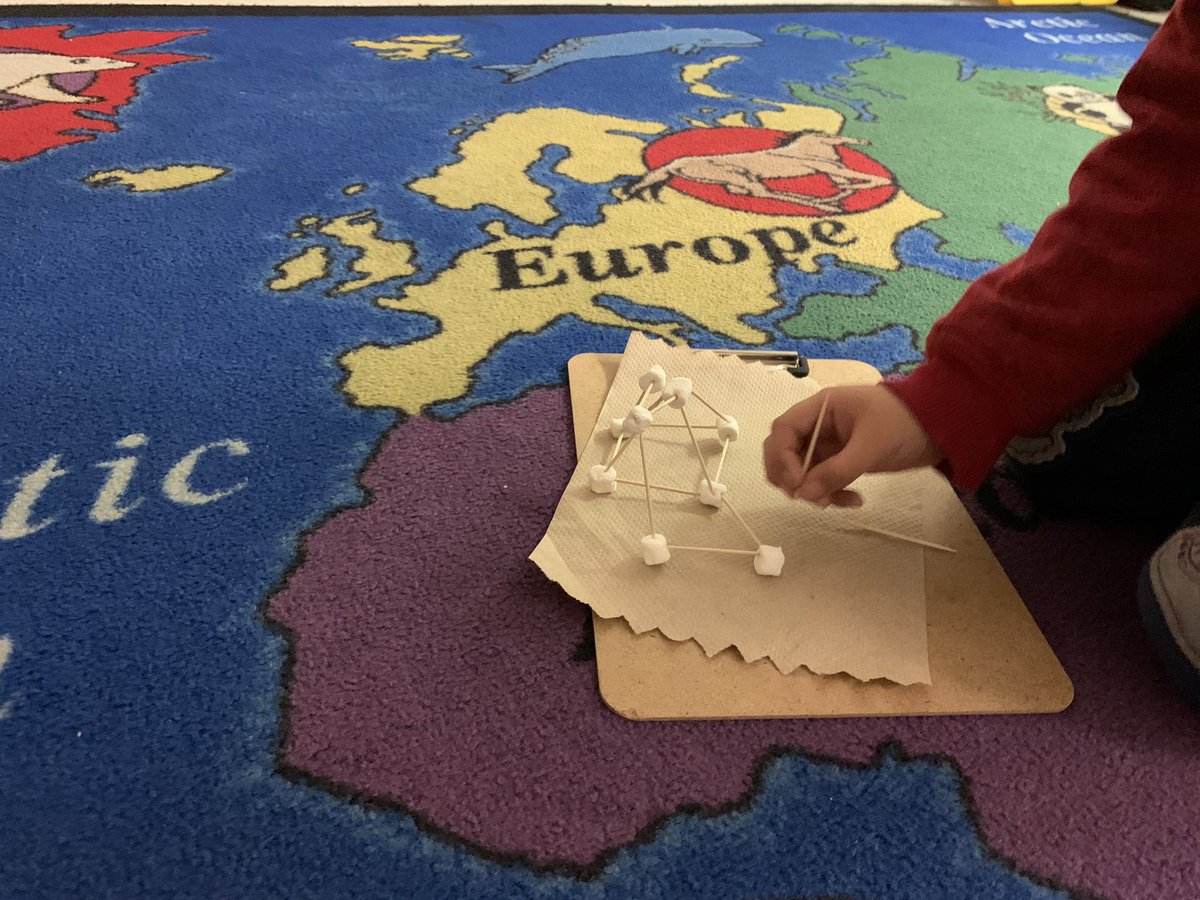 MsAnderson_CCPS's tweet photo. Indoor recess on this cold and rainy/snowy day = building with marshmallows and toothpicks! We got so creative! #weRUNasONE #oneCCPS https://t.co/IrPlyOfhfP