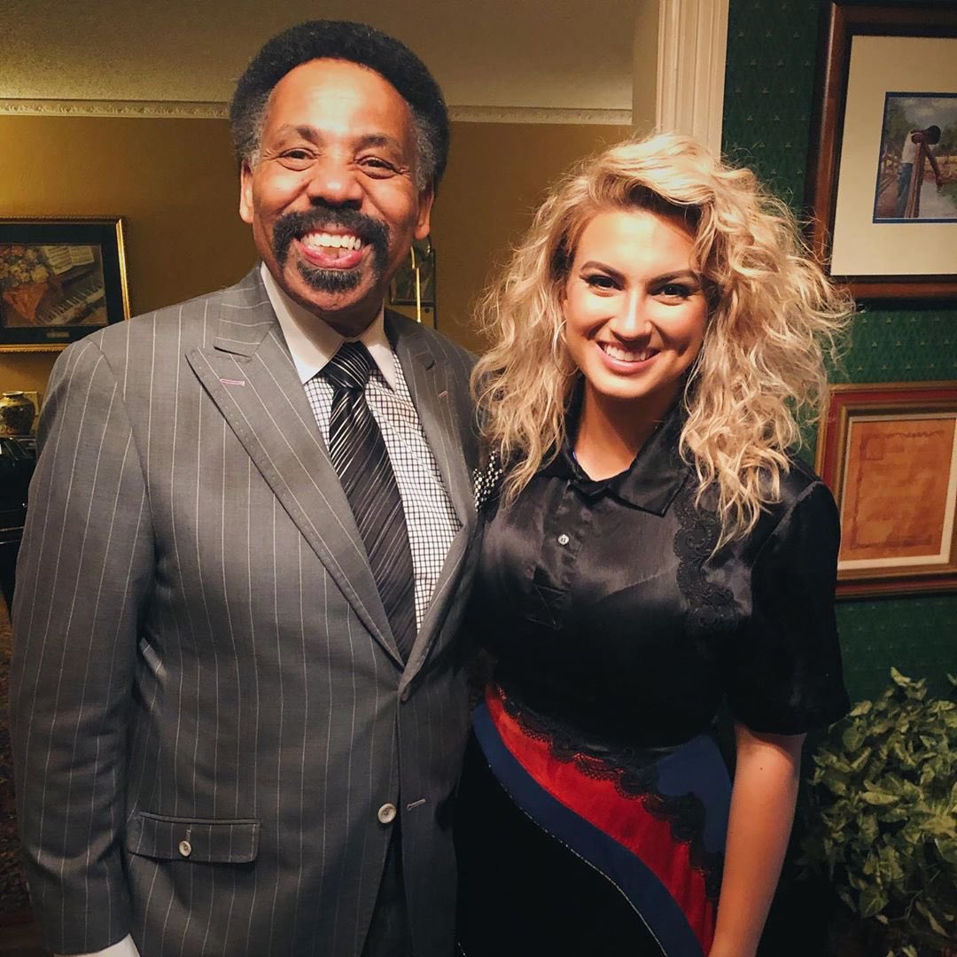 this weekend i got to be a part of a special night celebrating the work of the incredible <a href="/drtonyevans/">Tony Evans</a>. thank you <a href="/AnthonyEvansJr/">Anthony Evans</a> for asking me to sing! it was an honor to be a part &amp; to be surrounded by so many dope people💕