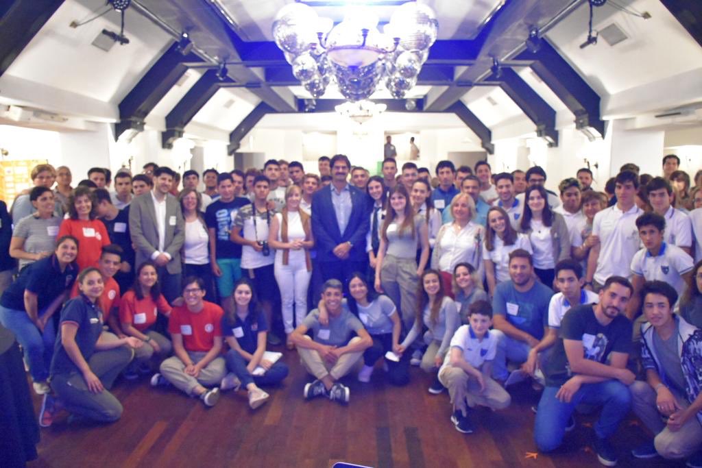 ljsarquis's tweet photo. #LaPlata #Proyecto35, nuevas tecnologías a través de experiencias de aprendizaje, los chicos se convierten en emprendedores de su propio camino de aprendizaje. Son alumnos del secundario de 34 #escuelasagrarias de 17 distritos de @BAProvincia @AgroindustriaBA @gzinny @mariuvidal https://t.co/tnfTEUPcA3