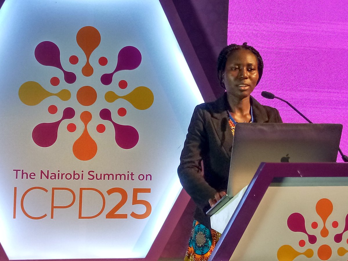 kobengkyereh's tweet photo. From studio, through school and community engagement, @MavisAryee reaches out to the world on the #ICPD25 @NairobiSummit with a commitment to support #young ladies to thrive and pursue their goals #SDGs #NairobiSummit .@UNFPAGHANA ..@UNFPA_WCARO .@cmghana @sammykissi .@PPAGGhana https://t.co/W7K9oF9lJp