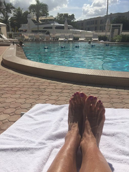 Where are my footboys and massage boys to massage My feet and oil My body up at the pool! Call/email<a href="/tag/girlswholift"class="tags"><span>#girlswholift</span></a><a href="/tag/footfetish"class="tags"><span>#footfetish</span></a><a href="/tag/sessiongirls"class="tags"><span>#sessiongirls</span></a><a href="/tag/ashleechambers"class="tags"><span>#ashleechambers</span></a>