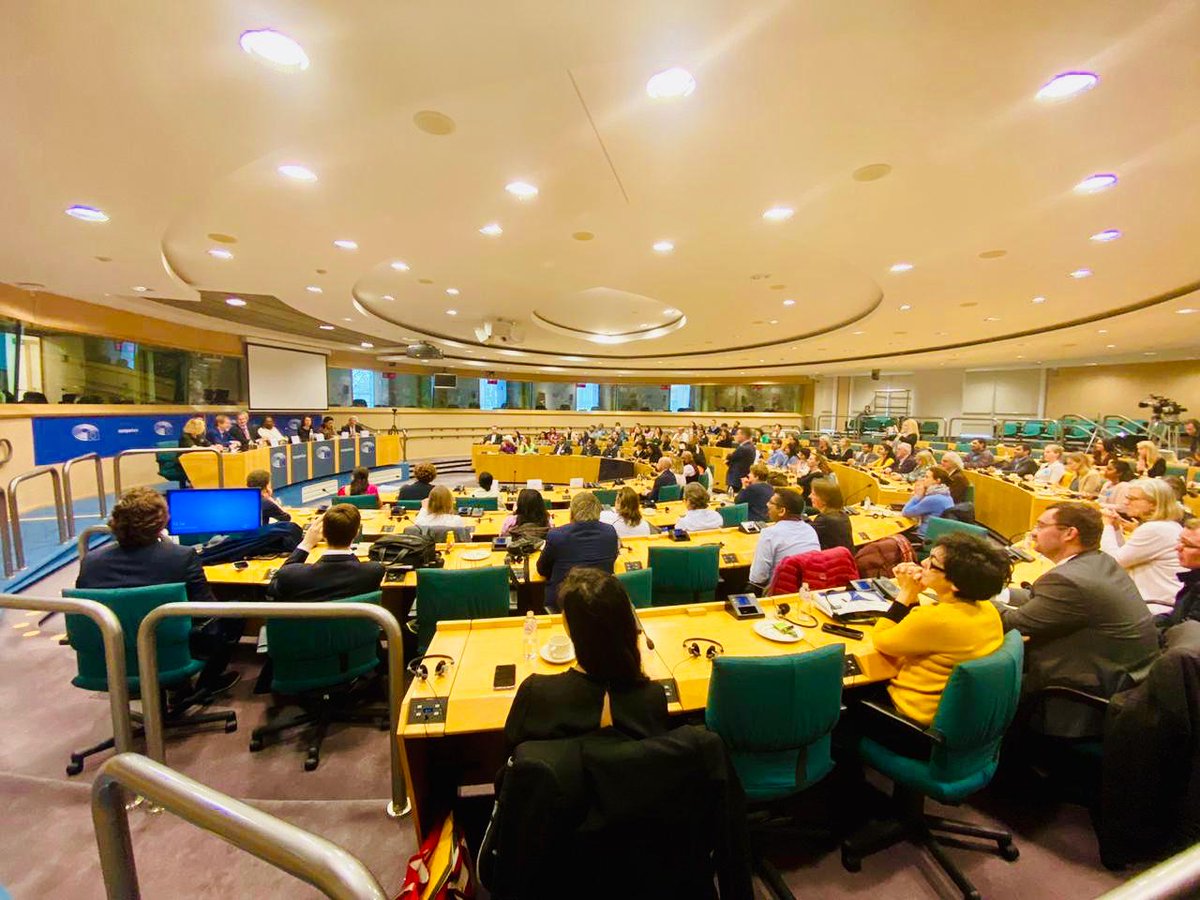 Gurudev's tweet photo. Often, those who have power do not have patience &amp; those who have patience are powerless. If you have both patience &amp; power, you can make any mediation successful.

Gave an address on 'From Meditation to Mediation' at the European Parliament. https://t.co/dv35vdP8hW