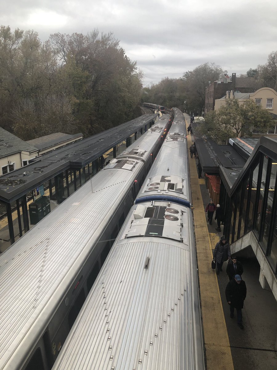 matthew1924's tweet photo. Live from Crestwood: Car hits telephone pole in Hartsdale.. Pole falls on train tracks and takes down live wires. Power cuts out. Trains all back up. And the deep cold sets in, folks. https://t.co/pZ9g23SXOl