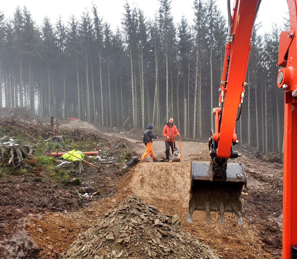 Oh my. 🙈 properly wet day out on the #trailpixies today. But massive thanks to Ryan &amp; <a href="/albondracing/">Alex Bond</a> for giving it 100% in the #monsoon 👊☔ #llandegla #northwales #mtb