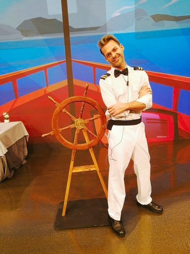 Cuento con vuestro apoyo se que no estoy solo en casa los tengo a vosotros mis huguistas así que... 
📱 vip Joao 27050 #hugosequeda #BuhoComoTú 🦉 #ghvipgala12 #ghvip7 @diniogarcia <a href="/AlmarzaErick/">Erick Almans</a>