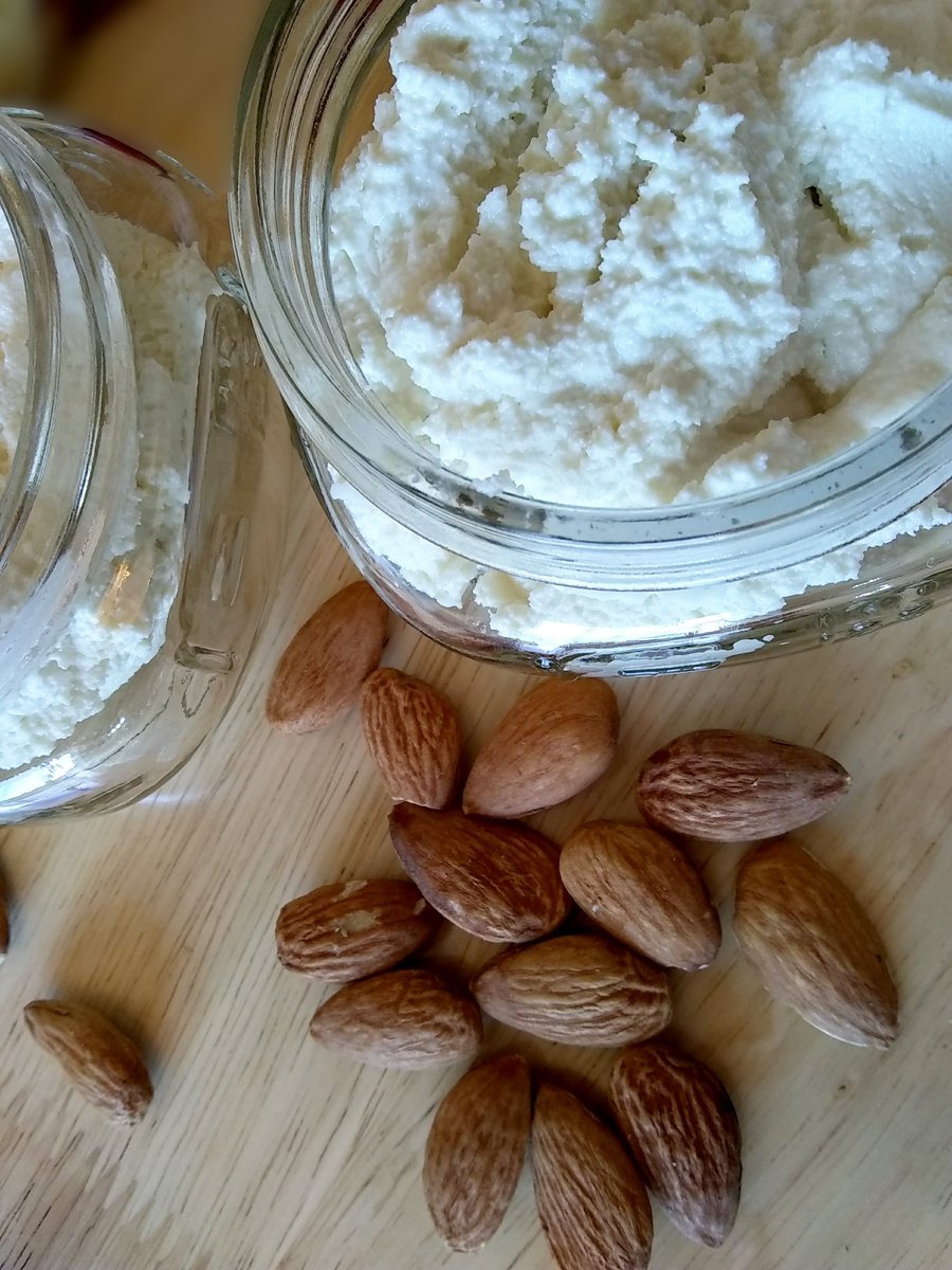 DishVegan_com's tweet photo. Vegan Almond Feta Cheese is so yummy and healthy! What a tasty way to get your almond quota per day. Vegan Cheese Reciipe https://t.co/x7Ukc2a3uX https://t.co/YBvYYzB5N6