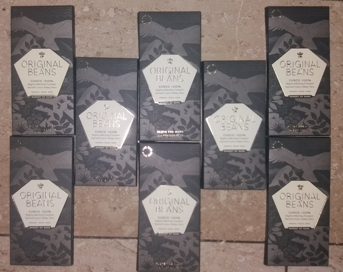 schwarz0404's tweet photo. 50 BΓ€ume habe ich jetzt in Summe mit der Schokolade von @Original_Beans zusammen. Anbei der neue Vorrat an Tafeln. Ich liebe halt die 100%-ige, wobei auch die anderen Sorten sehr "gefΓ€hrlich" sind: Man erfΓ€hrt endlich, wie #Schokolade schmeckt.
#oneBarOneTree
#eineSchokoEinBaum https://t.co/Mnb8topTqI