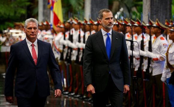 silvano_Cuba's tweet photo. Imagenes del recibimiento de nuestro Presidente @DiazCanelB a los reyes de España @CasaReal https://t.co/QlWVo4n32J