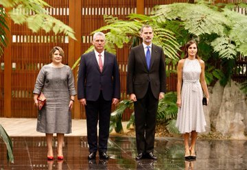 silvano_Cuba's tweet photo. Imagenes del recibimiento de nuestro Presidente @DiazCanelB a los reyes de España @CasaReal https://t.co/QlWVo4n32J