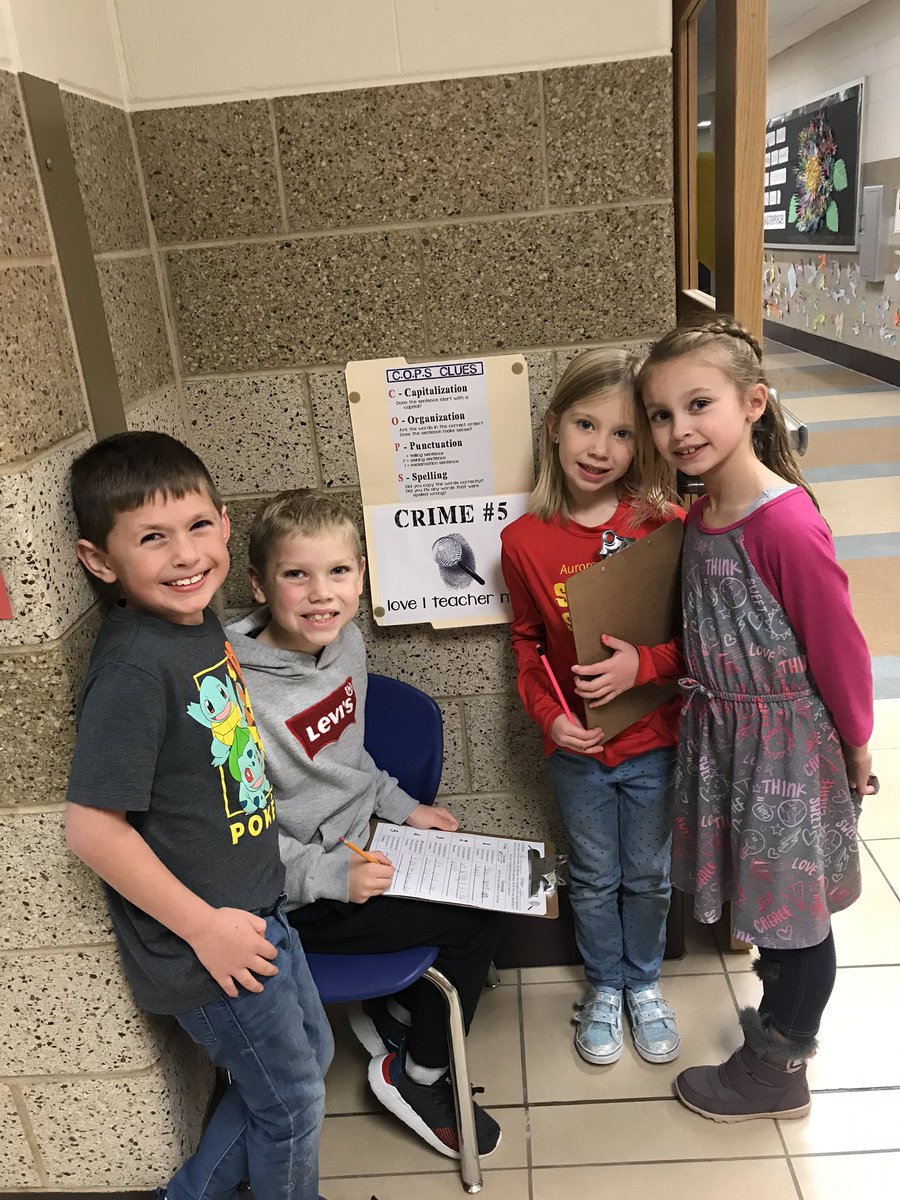 shawker1's tweet photo. First graders worked with COPS ๐ฎโโ๏ธ ๐ today to solve the crimes of the incorrect sentences! They sure enjoyed marking those citations! #BHsailors #funfirsties #sentencestructure #HSSDLiteracy https://t.co/WxNiCB9eMt