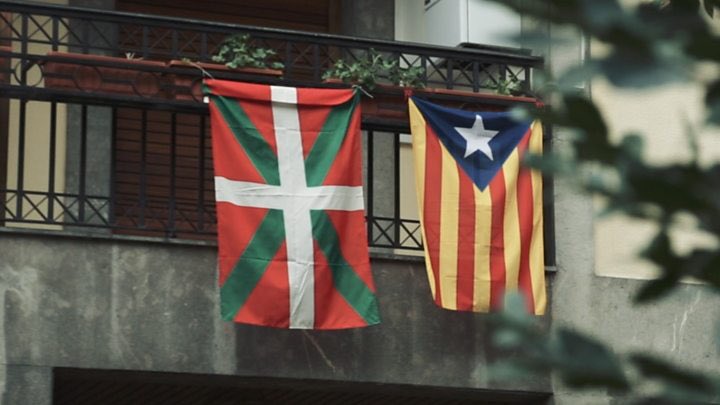 nandorossi4's tweet photo. ‼️hoy 12/11/2019 creo que será un día marcado en la retina y en la historia de dos pueblos hermanos ,vascos y catalanes somos la hostia #TsunamiDemokratikoa https://t.co/EZ6MF08FAx