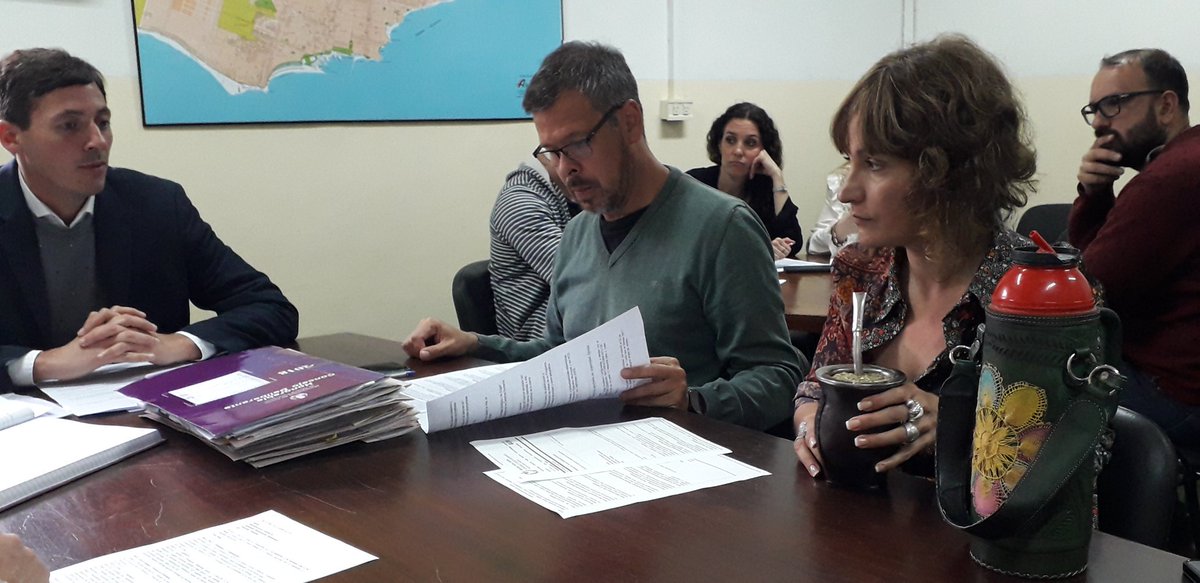 #Hoy

👉 Este mediodía participé en la reunión de Comisión de Legislación.

👉 Ingresa al siguiente link para acceder al resumen del orden del día: is.gd/i2B7rx

#MarDelPlata #Batán
#ConcejoDeliberante