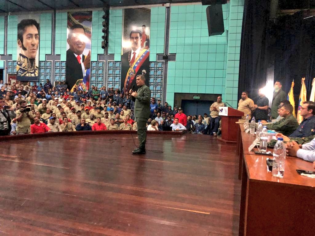 AlcaldiaCaroni's tweet photo. #12Nov Min. @Vladimirpadrino con el objetivo de reactivar los cuerpos combatientes para la defensa integral de la Patria, demuestra lealtad y apoyo desde la empresas básicas de Guayana "vamos a construir lo bueno, lo justo, el bien común para el país"
¡Somos la fuerza productora! https://t.co/3F888xRSH7