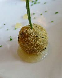 etiquettesense's tweet photo. What's amuse-bouche?
Bite size hors d’oeuvres
Differs from appetizers, NOT ordered off menu                                                                                 Chef chooses free selection
                       -Wikipedia

#senseofetiquette #amusebouche #appetizer https://t.co/XuxwH8XfkP