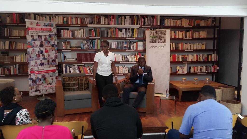 JklDouala's tweet photo. Causerie thematique Acte 3 @jkldouala , @TotalCameroun avec notre paneliste @JJNYEMB qui nous entretien sur l'environnement des affaires au Cameroun https://t.co/Zy4IiHLIKi