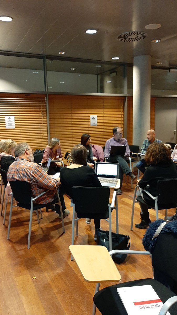 VillaroRosa's tweet photo. @edcampfplleida en plena ebullició #edcampfp
organitzat el mapa de sessions, aportant a les taules https://t.co/ZOwj4BrpzG