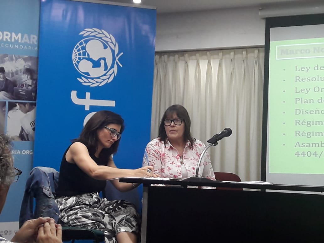 oeiarg's tweet photo. [Formación Docente] Panel sobre experiencias de Políticas y en escuelas en la jornada intersectorial de debate "#TrabajoDocente en la Escuela Secundaria" organizada junto a @TransformarOrg, @UNICEFargentina,  @cteracta,  @unipe_ar, @CIPPEC y @IIPEUNESCO_BA https://t.co/sa8OgsouKl