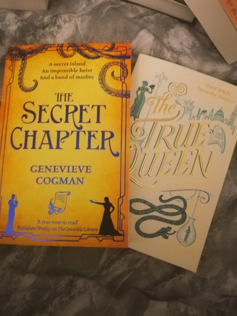 MyBookishLife's tweet photo. Got home to some very exciting bookmail ๐ #GiedontheNinth @tazmuir #Docile @KMSzpara #TheSecretChapter (love this series ๐) @GenevieveCogman and the pb of #TheTrueQueen @zenaldehyde out Nov 14th @torbooks @UKTor @JamiedoesPR WHERE TO START ๐ฑ https://t.co/W2Opmvd4xn