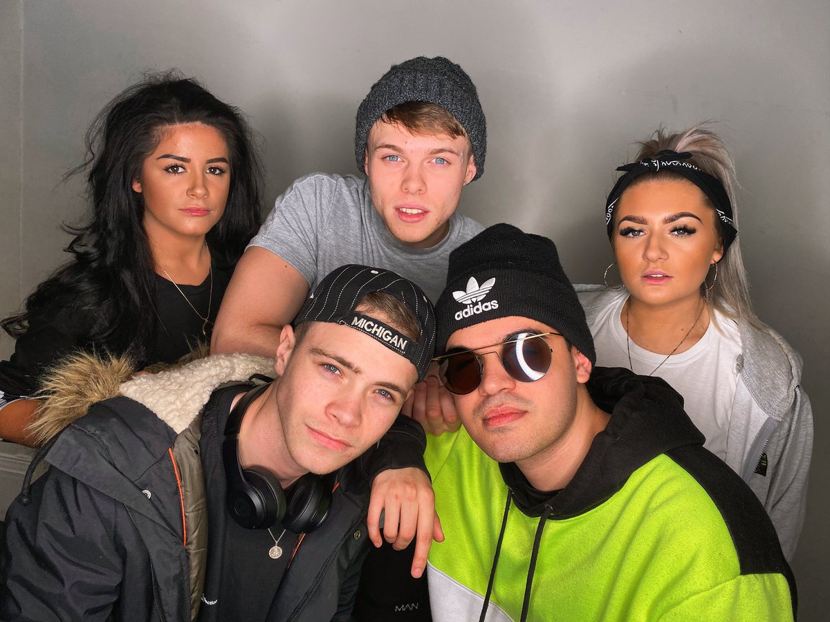 NXTGENOFFICIAL's tweet image. Another great writing session with @KHALYSIS ✍️🙌🏼