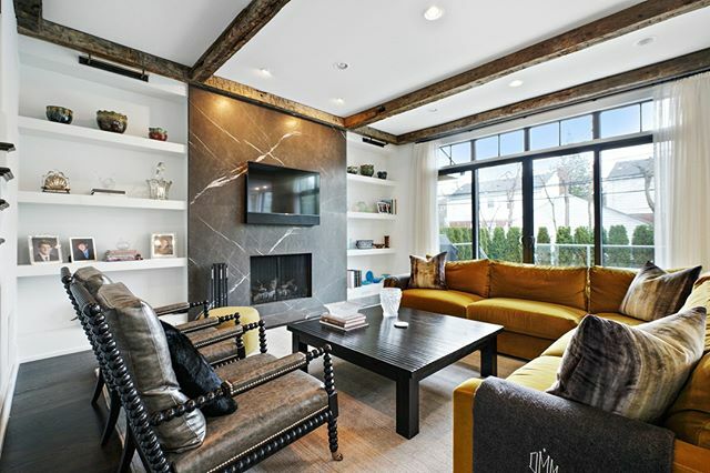 kathybroock's tweet photo. What’s your preference? Rustic or modern?

So much to love in this artful and well designed home! Clean yet warm and cozy!

Call Kathy 📲 248-318-4504 for more details https://t.co/MsvRb7echP https://t.co/MhYaaogYjS