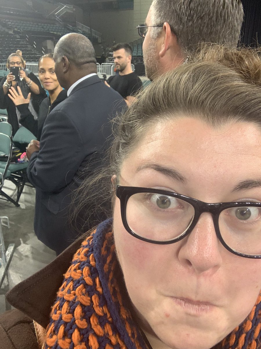 MollyBilinski's tweet image. I promise to always take creepy selfies when I’m ever around anyone famous for my job. Hey @halleberry! @ThePressofAC