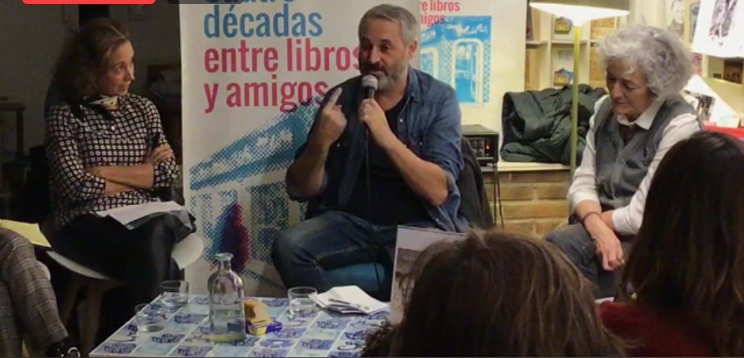 Librería Alberti (@libreriaalberti) on Twitter photo Ya puedes seguir en directo la presentación de 'Mil rusos muertos. Una visita a Una habitación propia', de <a href="/GinesCutillas/">Ginés Cutillas</a>
bit.ly/Silex12N
<a href="/silexediciones/">Silex ediciones</a>
#EncuentrosAlberti #AlbertiEnDirecto Ya puedes seguir en directo la presentación de 'Mil rusos muertos. Una visita a Una habitación propia', de <a href="/GinesCutillas/">Ginés Cutillas</a>
bit.ly/Silex12N
<a href="/silexediciones/">Silex ediciones</a>
#EncuentrosAlberti #AlbertiEnDirecto