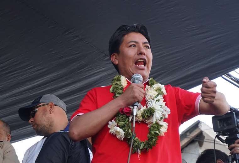 vhdaherst's tweet photo. En Bolivia existen dos grandes líderes cívicos: @Marco_Pumari_A y @LuisFerCamachoV 

La gente de @evoespueblo sólo nombra a Camacho, porque si hablarían de Pumari se les caería el falso discurso de la derecha, el imperio y la oposición racista.

#EvoEsFraude
#Bolivia https://t.co/qmEkyRUc4I