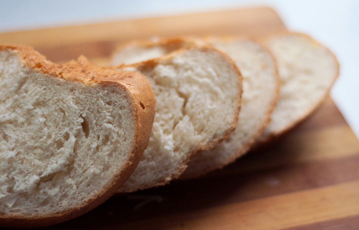 elliecreates01's tweet photo. Make homemade sandwich bread in an hour?! Yes, you can! It's easier than you think, and once you see how easy and wonderful this bread is, you probably won't go back to store-bought. 
https://t.co/0ZldqJFDt2 https://t.co/6zLeilWUW8
