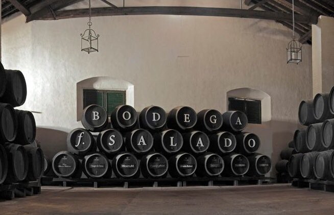 monterogrove's tweet photo. Magnifico comienzo de la XXX @mostoumbrete en @Casarufino_rest en compañía de @AytoUmbrete @bodegassalado y prensa especializada del sector 

Gracias, querido @_FranLeon por la invitación. https://t.co/b2N0Y1KilD