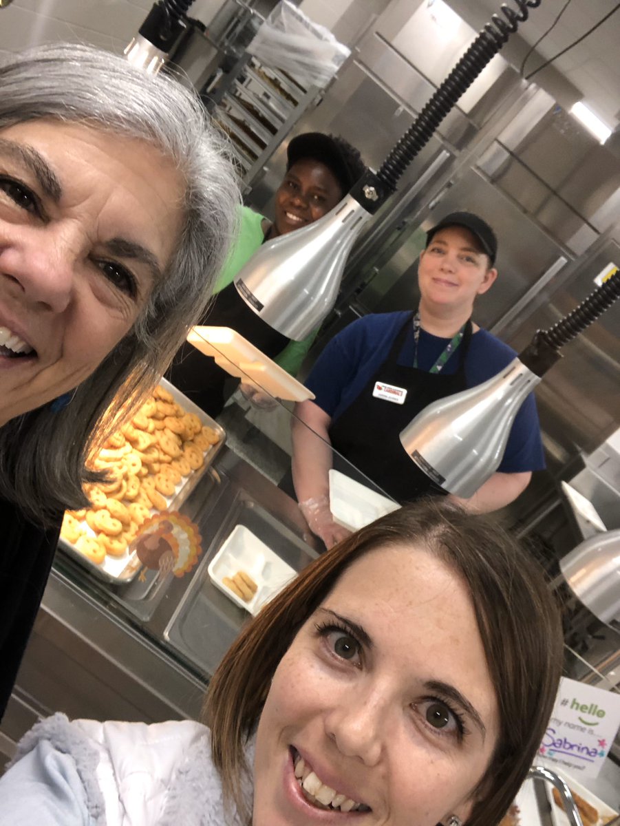 LocustStreet102's tweet photo. So lucky to have these lovely , hardworking ladies at CRE and LSE!! @CogginsLSEArts @LSEArts #locustlearner https://t.co/oBFFuS3pG3