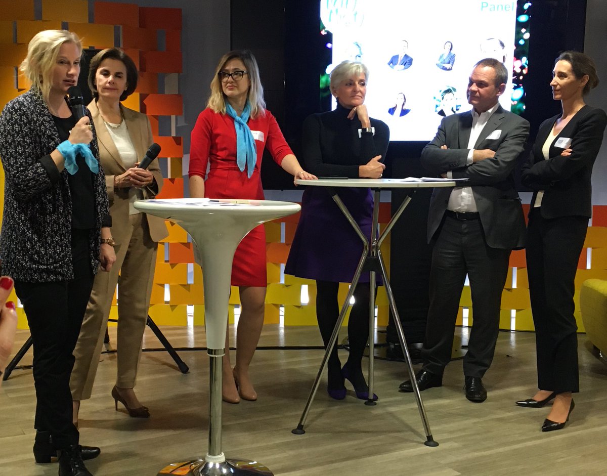 atpommel's tweet photo. 10 ans que @MixCity a été lancé. Une ambition : faire avancer la #mixité et l’ #EgaliteFH professionnelle chez @BNPParibas ! Beaucoup de bonnes volontés et une véritable dynamique pour faire vivre ce collectif. Merci aux pionniers pionnières ! #MixCity10years https://t.co/cNViiZl0nL