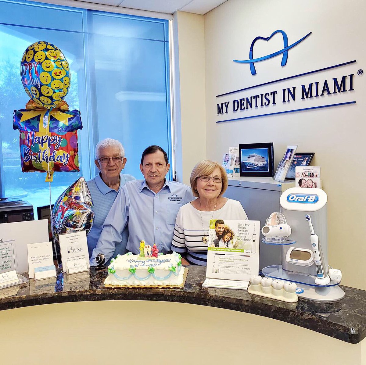 DentistforMiami's tweet photo. 🥳Birthday Celebration 🎂🎈🎉of our Dr Pablo J Fonseca in My Dentist in Miami 🎁#MyDentistinMiami #birthdaycelebration #HappyBirthday #Miami https://t.co/wolk1YHzXZ