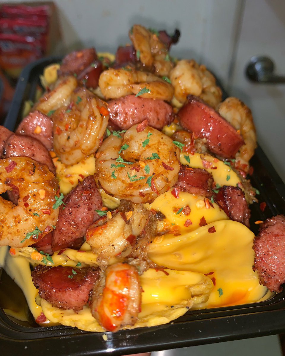2realmacdatfeee's tweet image. This is my nacho restaurant... (Shonotchos) These are my “nose runners” made with spice and includes Shrimp , Smoke Sausage, Crawfish Tails, jalapeño Peppers &amp;amp; Crushed Red Peppers !! 3901 Williams Blvd Suite 25 Kenner La 70065 - Your Retweet Can Help Me Open My Second Location