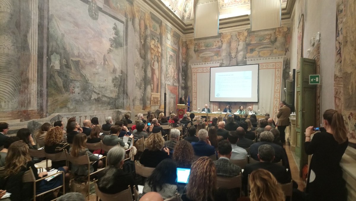 PianetaSalute's tweet photo. Presentazione del 3° rapporto annuale #OSSFOR la presa in carico dei #pazienti con #malattierare: l'impatto dei nuovi LEA e dell'accorpamento delle ASL https://t.co/2Y80iX1F3l