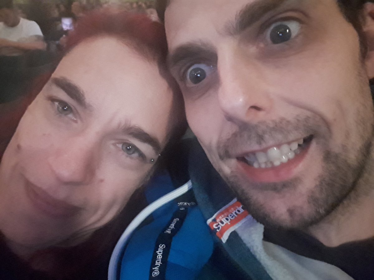 BellaTrixBlu's tweet photo. Just Minchin around at the Apollo waiting for @timminchin. Yay! #funtimes #WomenInSTEM https://t.co/UVkKD7PwfS