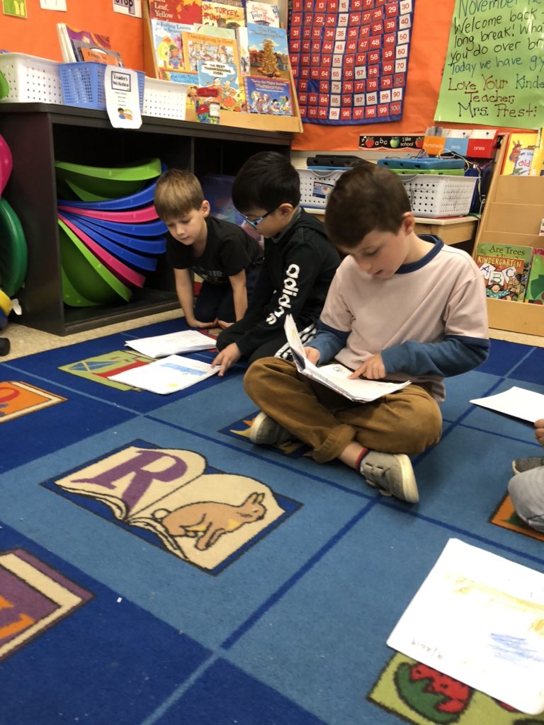 MissMoran_'s tweet photo. Thank you @mrs_presti for letting us come in and share our narrative stories! We loved reading your writing too!! #MTPSpride #LeopardsDen @LincroftSchool https://t.co/npyyQ6g4hs