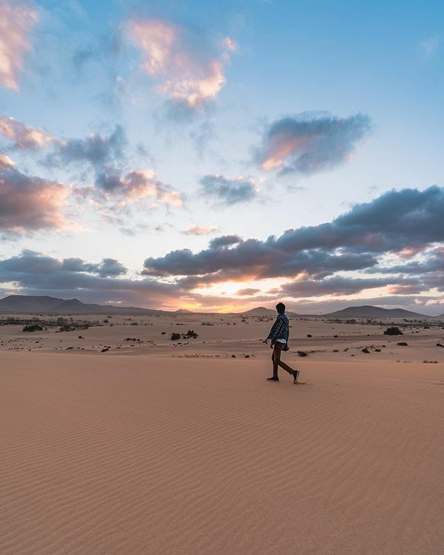 RaphaelSurmont's tweet photo. Not quite ready for winter 🥶
.
.
#fuerteventura #discoverearthpix #agameof10k #earthoutdoors10k #sonyalpha7iii #uniladadventure #rapharoundtheworld https://t.co/OTGH5IXpOe https://t.co/51jpBRs1v7