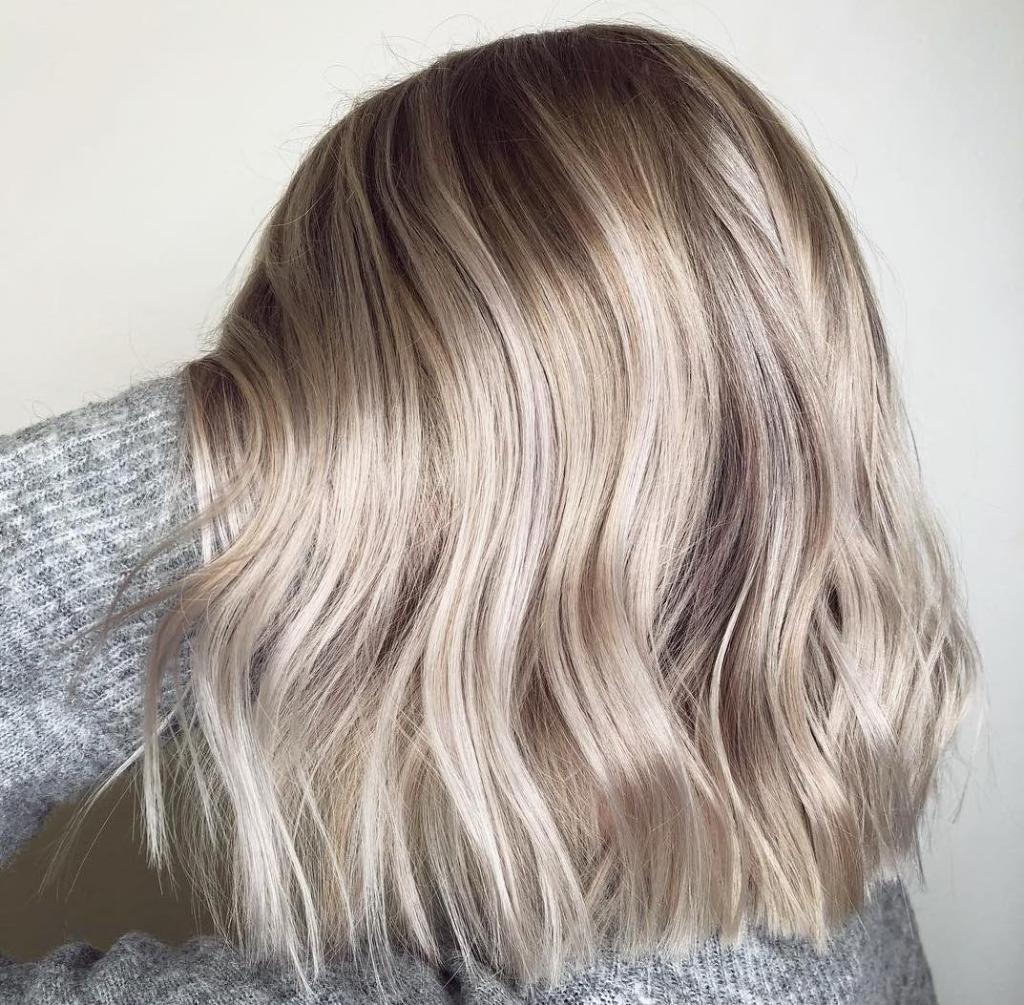 WellaPro's tweet photo. Winter is coming 💛❄️ We've got too much love for this luminous ice blonde balayage and #BluntCutBob creation by Siiri Puumalainen 🎨💇 #AskForWella https://t.co/TFyuh6JH0r