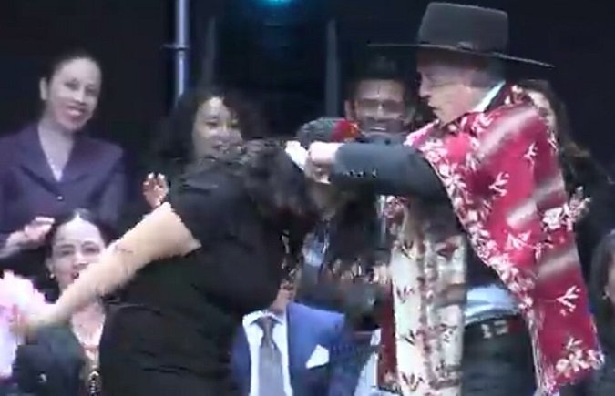 sandrazambran72's tweet photo. Si bailar ES humillante según la @KarlaEnAccion  me imagino que se refería a esto o no ??? https://t.co/V3DFl04wIe