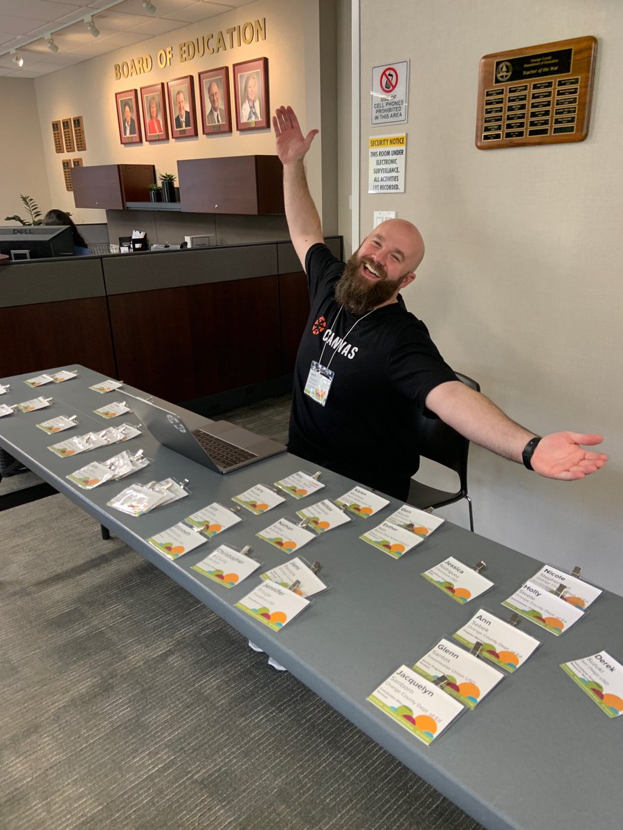DrMVPsimivalley's tweet photo. Always fun to see friends...@GephartLevi even if it’s second hand through your colleagues @cm2plus2 #SoCAnvask12 https://t.co/Mo644JLxZg