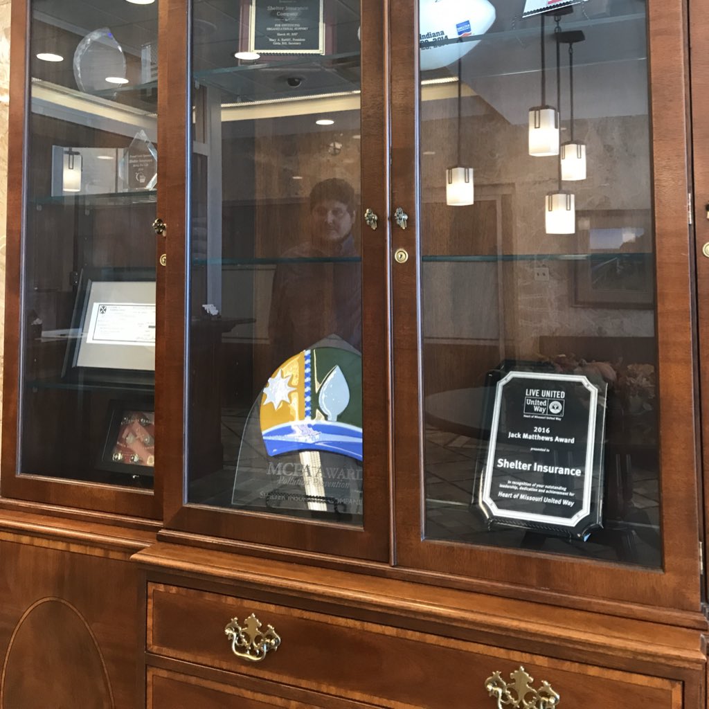 BarbaraBuffaloe's tweet photo. It was great to talk #CoMoClimateAction with Central Missouri chapter of @cpcusociety at @Shelter_Ins HQ. especially awesome to see the #mcpaawards Award front &amp; center in the lobby!! https://t.co/cxTKxx9bB0