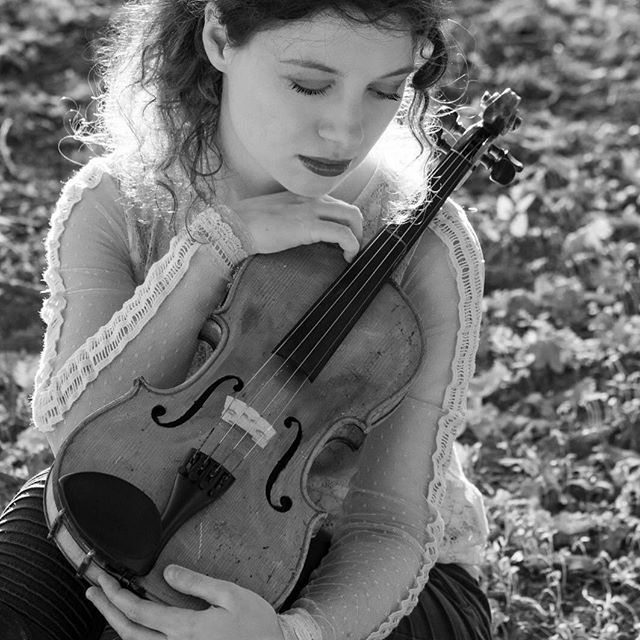 violinbow's tweet photo. “The violin, that most human of all instruments.” Louisa May Alcott  thank you @birgitkastler Fotografie Birgit Kastler 🙂 #violin #autumn #portraitphotography #artistsportraits #musicianphotography #violinphoto #autumnphotography #violinistphotograph… https://t.co/qA9YndjbWA https://t.co/vIpA0ifYYI