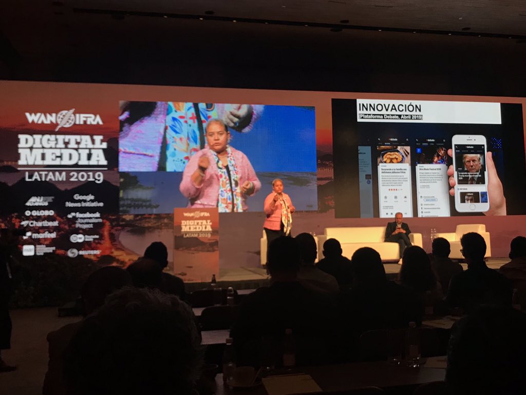 <a href="/ELDEBATE/">Debate</a> presente en la @WANIFRA_LATAM su Directora Editorial <a href="/AndreaDBT/">Andrea Miranda</a> explicando la explosión de tráfico de los últimos años. #SeBuscanTalentos 🗣 Pasa la voz!!