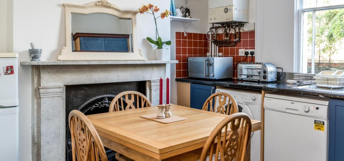 HelloGuest tweet media