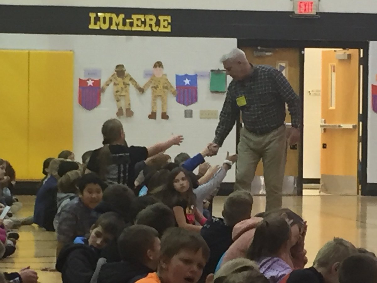 We loved hearing about perseverance and writing from author Michael Finklea!@GWCarverES #tweetingTuesday