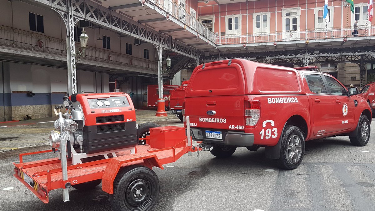 Um investimento de R$ 34 milhões oriundos dos recursos da taxa de incêndio e do Gabinete de Intervenção. #Cerimônia #QuartelCentral #Tropa #ReforçoOperacional #Funesbom
📸Angela Goes e subtenente BM Alessandra Neves