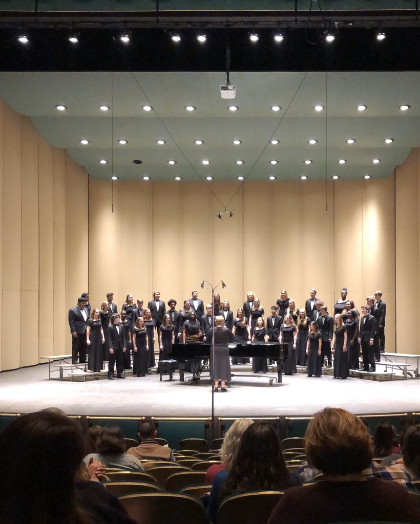 LRHS Chorus tweet media