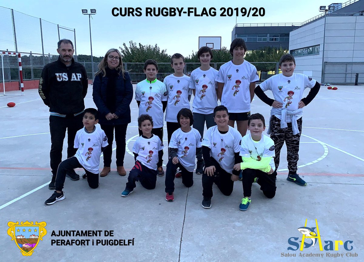salouacademyrc's tweet image. Seguim amb els projectes de formació. Ahir vam estrenar les equipacions del Curs de Rugby-Flag organitzat per l'Ajuntament de #Perafort i dirigit pel #Sharc. Els dilluns de 16:30 a 18h a la Pista Poliesportiva d'octubre fins maig. ENCARA SOU A TEMPS DE MATRICULAR-VOS.
#salourugby